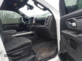 2019 Ram 1500 Big Horn z VIN 1C6SRFFT9KN644984, wystawiony jako IAAI lot #41849314 z przebiegiem 144 812 mil mil oraz . Historia ofert i sprzedaży dostępna na DreamBid. Obrazek 5.