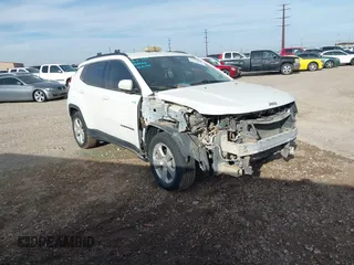 2019 Jeep Compass Latitude with VIN 3C4NJCBB1KT654692, listed as a IAAI auction lot 41376045 with 132,038 mi miles. Bid and sale history available at carsss.com. Image 1.