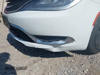 2015 Chrysler 200 Limited с VIN 1C3CCCAB2FN707428, выставлен на аукционе IAAI как лот 42633579 с пробегом 138 291 миль миль и . История ставок и продаж доступна на DreamBid. Изображение 6.