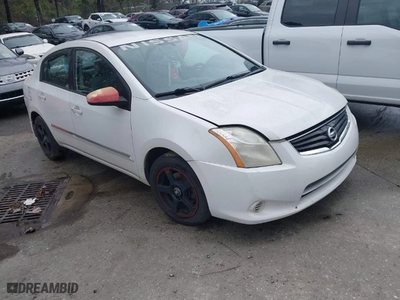 2012 Nissan Sentra 2.0 SR with VIN 3N1AB6AP9CL647133, listed as a IAAI auction lot 41931947 with 176,841 mi miles. Bid and sale history available at carsss.com. Image 1.