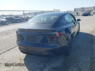 2024 Tesla Model 3 z VIN 5YJ3E1EA7RF721467, wystawiony jako IAAI lot #41857656 z przebiegiem 6 197 mil mil oraz . Historia ofert i sprzedaży dostępna na DreamBid. Obrazek 4.