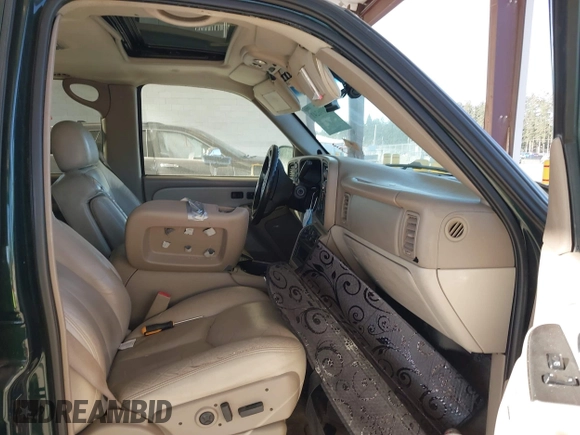 2003 Chevrolet Tahoe LS with VIN 1GNEK13Z83J208407, listed as a IAAI auction lot 42096241 with Not Provided miles. Bid and sale history available at carsss.com. Image 5.
