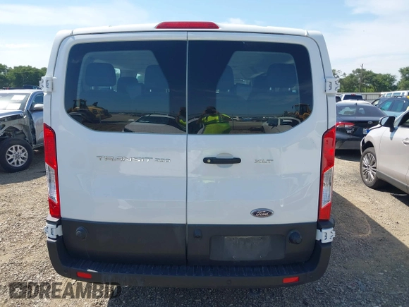 2024 Ford Transit Passenger XL z VIN 1FBAX2Y86RKA08969, wystawiony jako IAAI lot #42265593 z przebiegiem 27 690 mil mil oraz . Historia ofert i sprzedaży dostępna na DreamBid. Obrazek 16.
