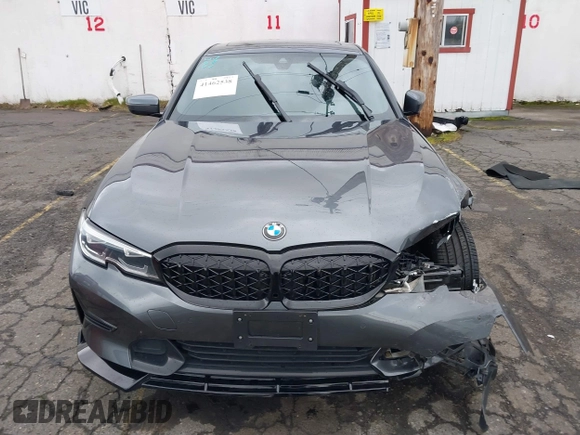 2022 BMW 3 Series 330i xDrive with VIN 3MW5R7J09N8C69868, listed as a IAAI auction lot 41462538 with 1 mi miles. Bid and sale history available at carsss.com. Image 12.