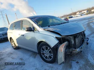 2013 Honda Odyssey EX z VIN 5FNRL5H42DB079438, wystawiony jako IAAI lot #41295583 z przebiegiem 256 534 mil mil oraz . Historia ofert i sprzedaży dostępna na DreamBid. Obrazek 1.