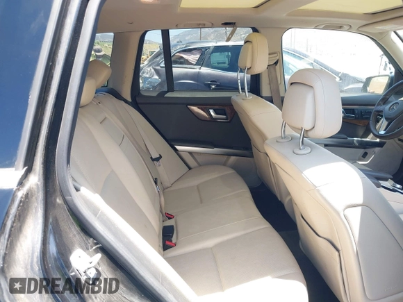 2015 Mercedes-Benz GLK 350 z VIN WDCGG8JB6FG356214, wystawiony jako IAAI lot #42409874 z przebiegiem 286 861 mil mil oraz . Historia ofert i sprzedaży dostępna na DreamBid. Obrazek 8.