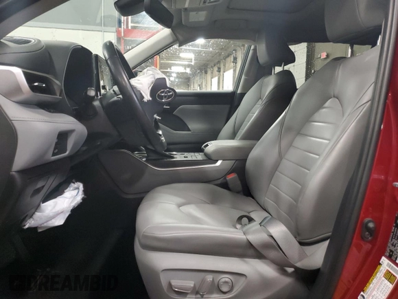 2021 Toyota Highlander XLE with VIN 5TDGZRBHXMS546223, listed as a Copart auction lot 57994635 with 69,413 mi miles and Salvage title. Bid and sale history available at DreamBid. Image 7.