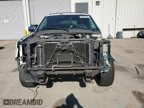 2010 Chevrolet Avalanche LTZ with VIN 3GNNCGE09AG186060, listed as a Copart auction lot 88727255 with 276,760 mi miles and Salvage Title. Bid and sale history available at DreamBid. Image 5.