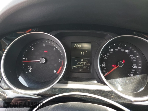 2015 Volkswagen Jetta Sedan 2.0L TDI SEL with VIN 3VWLA7AJ7FM340470, listed as a Copart auction lot 53077285 with 202,097 mi miles and Clean Title. Bid and sale history available at carsss.com. Image 9.