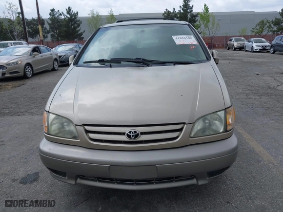 2003 Toyota Sienna LE with VIN 4T3ZF13C03U534780, listed as a IAAI auction lot 41886108 with 191,791 mi miles. Bid and sale history available at carsss.com. Image 6.