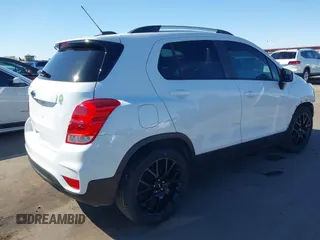 2022 Chevrolet Trax LT with VIN KL7CJLSM1NB512337, listed as a IAAI auction lot 41828625 with 40,877 mi miles. Bid and sale history available at carsss.com. Image 4.