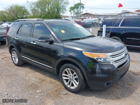 2014 Ford Explorer XLT with VIN 1FM5K7D8XEGC28249, listed as a IAAI auction lot 42081248 with 300,982 mi miles. Bid and sale history available at carsss.com. Image 1.
