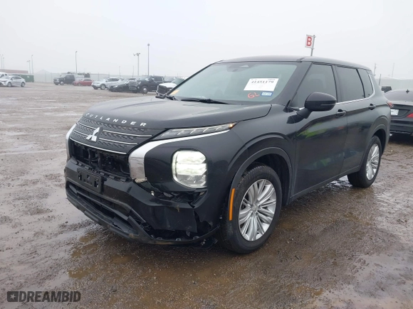 2024 Mitsubishi Outlander ES with VIN JA4J3UA88RZ074065, listed as a IAAI auction lot 41451179 with 3,338 mi miles. Bid and sale history available at carsss.com. Image 17.