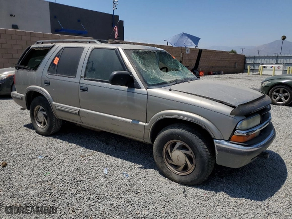 1999 Chevrolet Blazer LS with VIN 1GNDT13W4X2176778, listed as a Copart auction lot 61965294 with 196,511 mi miles and Salvage Title. Bid and sale history available at carsss.com. Image 4.
