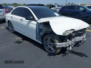 2018 Mercedes-Benz E 300 с VIN WDDZF4KB0JA370037, выставлен на аукционе IAAI как лот 42204785 с пробегом 80 949 миль миль и . История ставок и продаж доступна на DreamBid. Изображение 1.