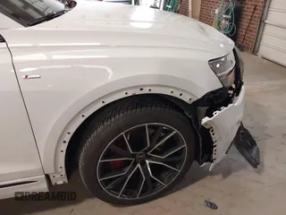 2021 Audi Q8 Prestige z VIN WA1FVAF18MD026128, wystawiony jako IAAI lot #41254457 z przebiegiem 67 148 mil mil oraz . Historia ofert i sprzedaży dostępna na DreamBid. Obrazek 18.