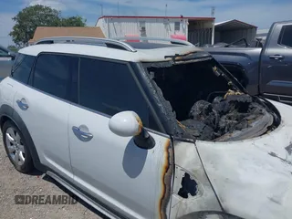2019 MINI Countryman Cooper z VIN WMZYS7C50K3F46041, wystawiony jako IAAI lot #42085025 z przebiegiem Nie podano mil oraz . Historia ofert i sprzedaży dostępna na DreamBid. Obrazek 15.
