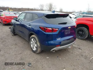 2022 Chevrolet Blazer LT z VIN 3GNKBCR47NS120010, wystawiony jako IAAI lot #41914923 z przebiegiem 31 625 mil mil oraz . Historia ofert i sprzedaży dostępna na DreamBid. Obrazek 3.