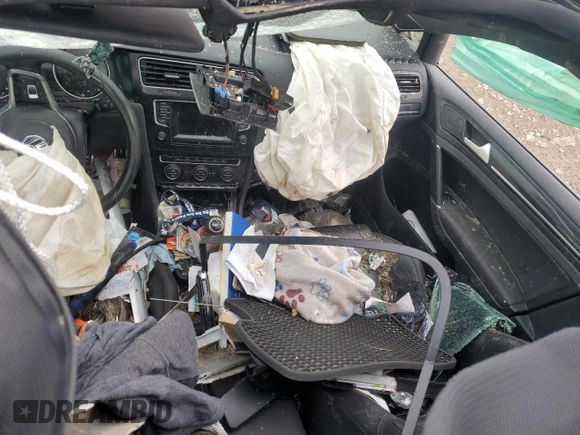 2015 Volkswagen Golf GTI SE with VIN 3VW5T7AU0FM014846, listed as a Copart auction lot 41404315 with 0 mi miles and Salvage Title. Bid and sale history available at carsss.com. Image 8.