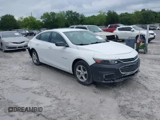 2016 Chevrolet Malibu LS z VIN 1G1ZB5ST4GF208226, wystawiony jako IAAI lot #42360321 z przebiegiem 112 377 mil mil oraz . Historia ofert i sprzedaży dostępna na DreamBid. Obrazek 1.