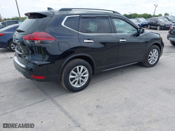 2020 Nissan Rogue SV with VIN KNMAT2MT3LP521009, listed as a IAAI auction lot 41864319 with 32,559 mi miles. Bid and sale history available at carsss.com. Image 4.