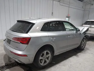 2021 Audi Q5 Premium with VIN WA1AAAFY1M2018483, listed as a IAAI auction lot 41606572 with 39,647 mi miles. Bid and sale history available at carsss.com. Image 4.