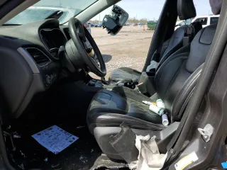 2019 Jeep Cherokee Limited с VIN 1C4PJMDN3KD356088, выставлен на аукционе Copart как лот 54826835 с пробегом Не указан миль и На запчасти • Non repairable. История ставок и продаж доступна на DreamBid. Изображение 7.