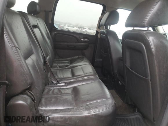 2010 Chevrolet Suburban LS with VIN 1GNUKHE37AR202562, listed as a Copart auction lot 47795755 with 445,593 mi miles and Clean title. Bid and sale history available at DreamBid. Image 11.