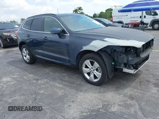 2022 Volvo XC60 Momentum z VIN YV4L12RKXN1052826, wystawiony jako IAAI lot #41869228 z przebiegiem 30 044 mil mil oraz . Historia ofert i sprzedaży dostępna na DreamBid. Obrazek 1.