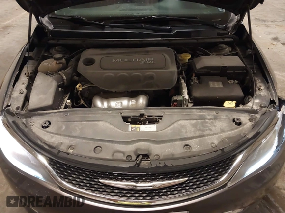 2015 Chrysler 200 Limited with VIN 1C3CCCAB0FN607876, listed as a IAAI auction lot 41882675 with 136,146 mi miles. Bid and sale history available at carsss.com. Image 10.