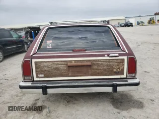 1987 Ford Crown Victoria z VIN 2FABP79F7HX228617, wystawiony jako Copart lot #82165434 z przebiegiem 99 456 mil mil oraz Szkody całkowita. Historia ofert i sprzedaży dostępna na DreamBid. Obrazek 6.