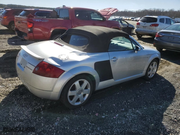 2001 Audi TT with VIN TRUTC28NX11004882, listed as a Copart auction lot 43040175 with 136,783 mi miles and Clean Title. Bid and sale history available at carsss.com. Image 3.