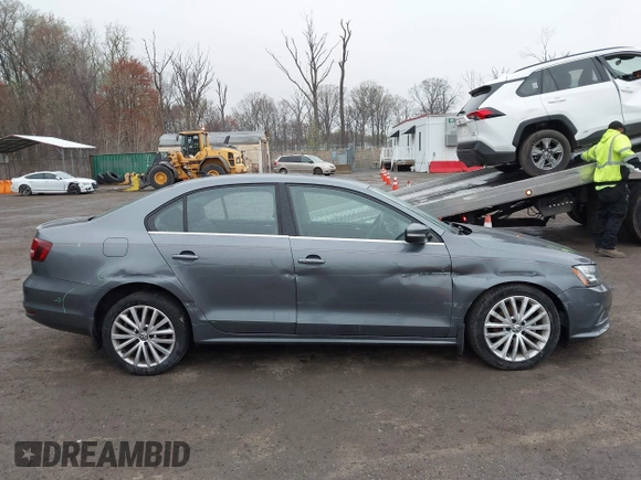 2016 Volkswagen Jetta Sedan 1.8T SEL with VIN 3VWL17AJ4GM251702, listed as a IAAI auction lot 41924085 with 93,605 mi miles. Bid and sale history available at carsss.com. Image 13.