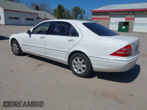 2001 Mercedes-Benz S with VIN WDBNG70J81A166750, listed as a IAAI auction lot 42168436 with 149,258 mi miles. Bid and sale history available at carsss.com. Image 3.