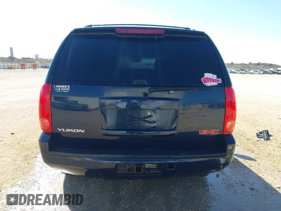 2008 GMC Yukon SLE w/3SA with VIN 1GKFC13C48J115787, listed as a IAAI auction lot 41825682 with 263,533 mi miles. Bid and sale history available at carsss.com. Image 16.