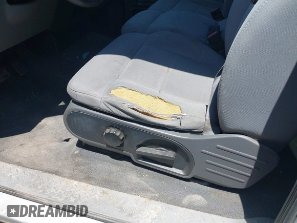 2004 Ford F-150 STX with VIN 1FTRX12WX4NA91393, listed as a IAAI auction lot 42169838 with 259,197 mi miles and . Bid and sale history available at carsss.com. Image 6.
