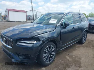 2022 Volvo XC90 Momentum z VIN YV4A22PK2N1782723, wystawiony jako IAAI lot #42200122 z przebiegiem 26 528 mil mil oraz . Historia ofert i sprzedaży dostępna na DreamBid. Obrazek 6.
