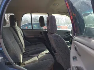 2004 Chevrolet Tracker ZR2 z VIN 2CNBJ734746917149, wystawiony jako IAAI lot #41649562 z przebiegiem 216 092 mil mil oraz . Historia ofert i sprzedaży dostępna na DreamBid. Obrazek 8.