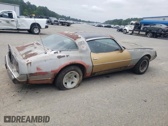 1979 Pontiac Firebird z VIN 2V8729L171075, wystawiony jako Copart lot #65532655 z przebiegiem 17 594 mil mil oraz Czysty tytuł • Clean title. Historia ofert i sprzedaży dostępna na DreamBid. Obrazek 3.