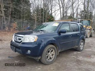 2011 Honda Pilot EX-L with VIN 5FNYF4H59BB052417, listed as a IAAI auction lot 42004376 with 223,854 mi miles. Bid and sale history available at carsss.com. Image 17.