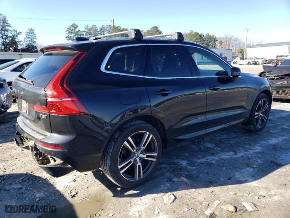 2018 Volvo XC60 Momentum with VIN LYV102RK7JB118393, listed as a Copart auction lot 70958042 with 25,077 mi miles. Bid and sale history available at carsss.com. Image 3.