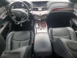 2016 Infiniti Q70 z VIN JN1BY1AP2GM220684, wystawiony jako Copart lot #55493695 z przebiegiem 96 001 mil mil oraz Szkody całkowita. Historia ofert i sprzedaży dostępna na DreamBid. Obrazek 8.