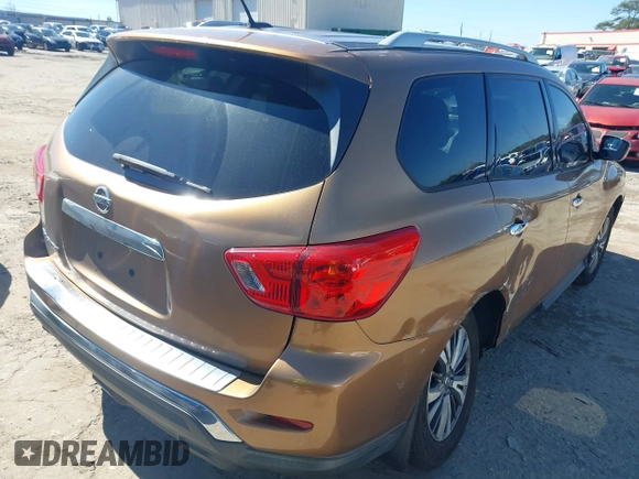 2017 Nissan Pathfinder Platinum with VIN 5N1DR2MN1HC608477, listed as a IAAI auction lot 41744400 with 137,974 mi miles. Bid and sale history available at carsss.com. Image 4.