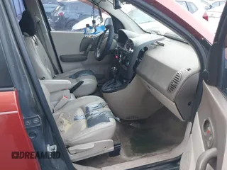 2003 Saturn VUE z VIN 5GZCZ63B43S834671, wystawiony jako IAAI lot #40642946 z przebiegiem 18 933 mil mil oraz . Historia ofert i sprzedaży dostępna na DreamBid. Obrazek 5.
