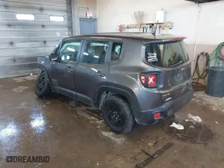 2019 Jeep Renegade Sport with VIN ZACNJBAB0KPK07349, listed as a IAAI auction lot 41618909 with 82,402 mi miles. Bid and sale history available at carsss.com. Image 3.