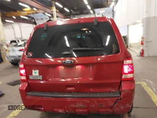 2011 Ford Escape XLT с VIN 1FMCU9D7XBKB14572, выставлен на аукционе IAAI как лот 40920474 с пробегом 154 888 миль миль и . История ставок и продаж доступна на DreamBid. Изображение 16.