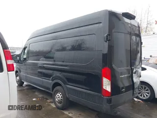 2022 Ford Transit Cargo z VIN 1FTBR3U85NKA64644, wystawiony jako IAAI lot #41006811 z przebiegiem 101 658 mil mil oraz . Historia ofert i sprzedaży dostępna na DreamBid. Obrazek 3.