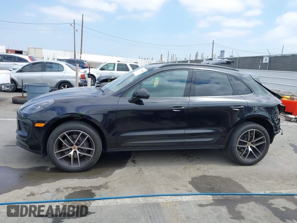 2022 Porsche Macan z VIN WP1AA2A55NLB00378, wystawiony jako IAAI lot #42338661 z przebiegiem 28 045 mil mil oraz . Historia ofert i sprzedaży dostępna na DreamBid. Obrazek 15.