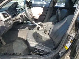 2013 BMW 3 Series 328i xDrive z VIN WBA3B5G58DNS02841, wystawiony jako Copart lot #59807655 z przebiegiem Nie podano mil oraz Szkoda całkowita • Salvage title. Historia ofert i sprzedaży dostępna na DreamBid. Obrazek 7.