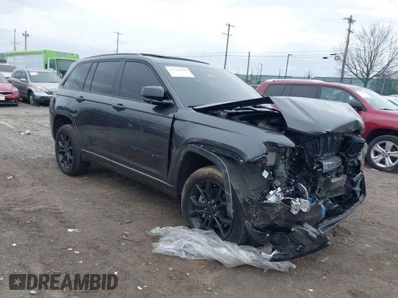 2024 Jeep Grand Cherokee z VIN 1C4RJYB6XR8955858, wystawiony jako IAAI lot #41724210 z przebiegiem Nie podano mil oraz . Historia ofert i sprzedaży dostępna na DreamBid. Obrazek 1.